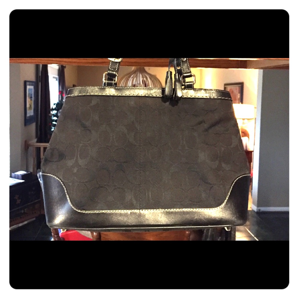 Coach purse with matching bag